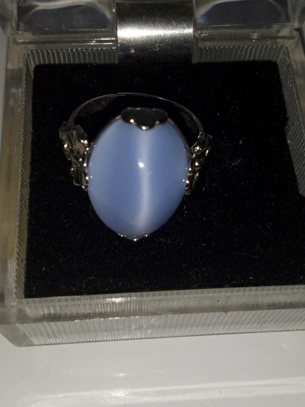 Avon Vintage Elegant Blue Cat's Eye Statement Ring